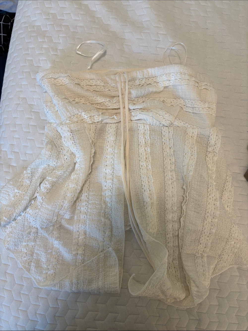 Urban Outfitters White Lace Textured Tube Top XS